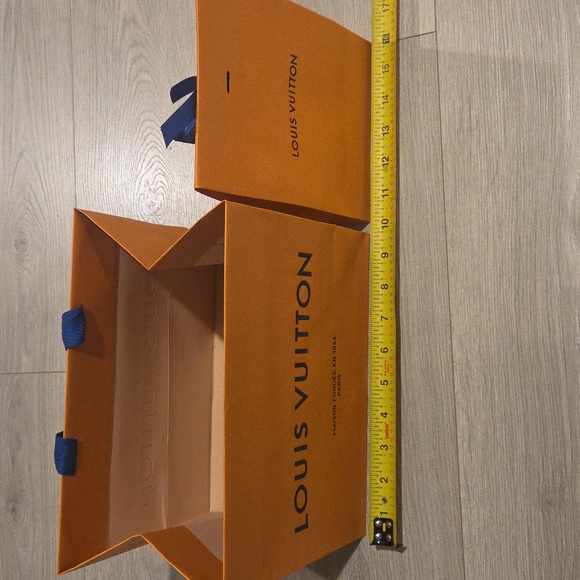 Louis Vuitton Shopping Bags - Picture 3 of 3